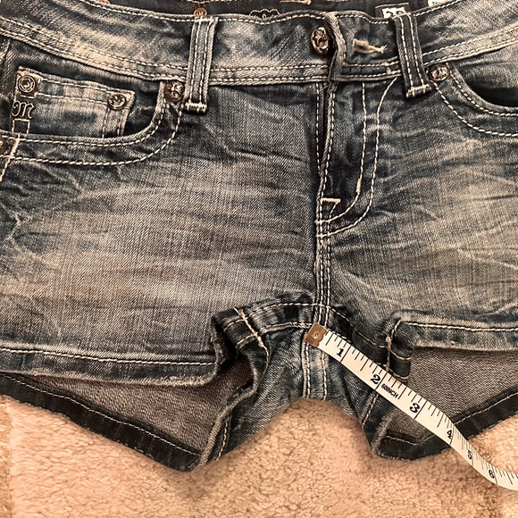 Miss Me Embellished Jean Shorts - size 28 - Picture 7 of 8